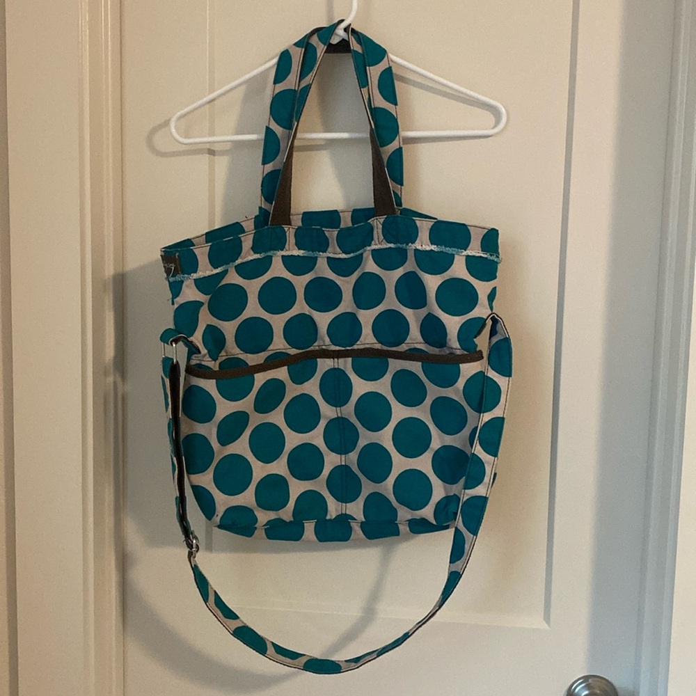 Thirty-one adorable retro metro bag.